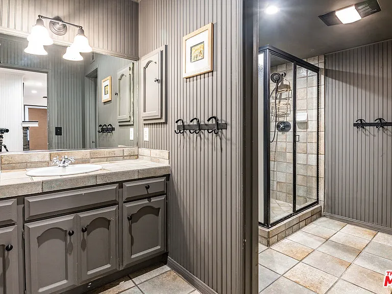 5228 Palm Dr — Photo 13