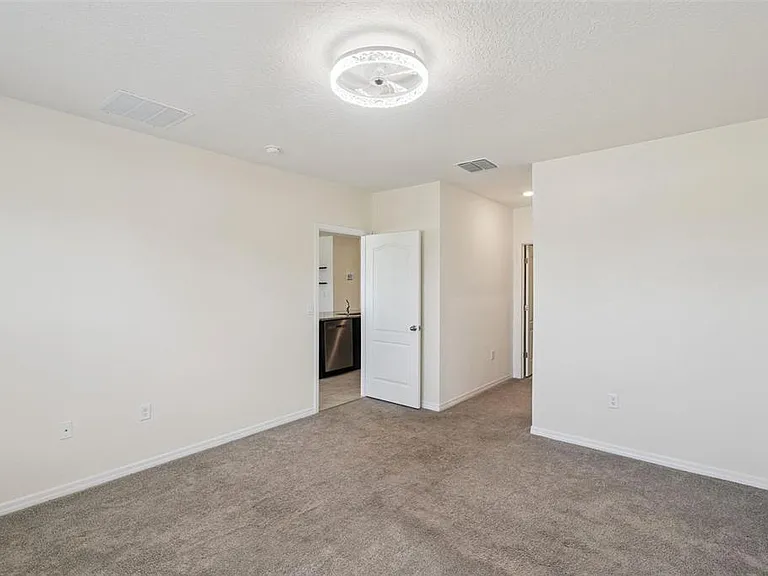 544 Park Place Blvd — Photo 16
