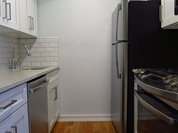 4th image of 555 E 78th St APT 7D