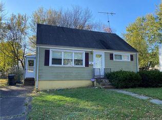 81 Pershing St, Hartford, CT 06112