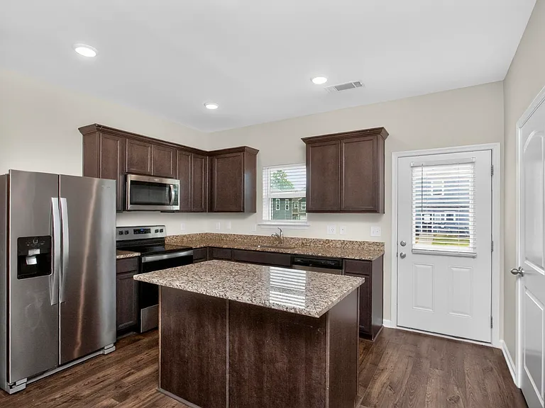 1023 Glen Marcus Dr — Photo 11