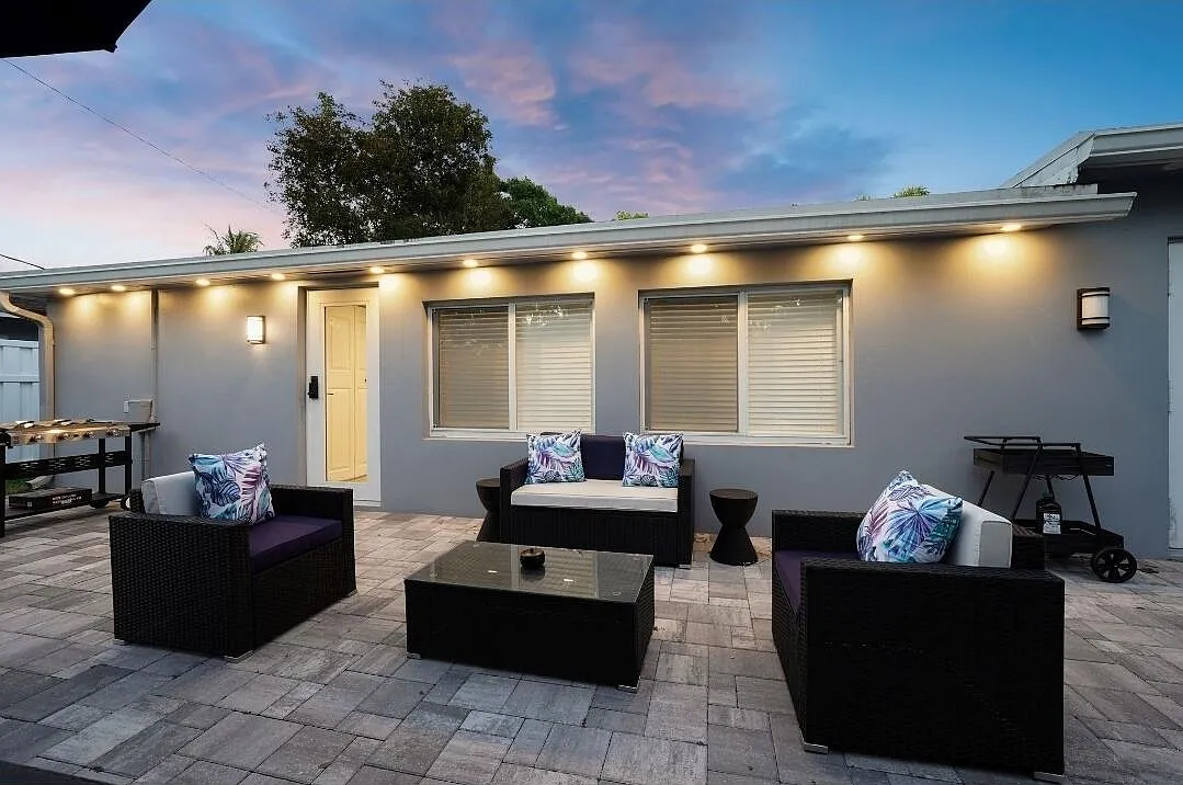 4 bed, 2.0 bath, 1810 sqft, $6,500 — Photo 2