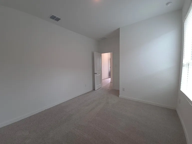 243 Juanita Way — Photo 2