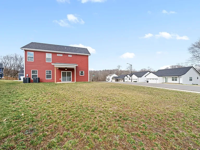 101 Lucerne Ln — Photo 30