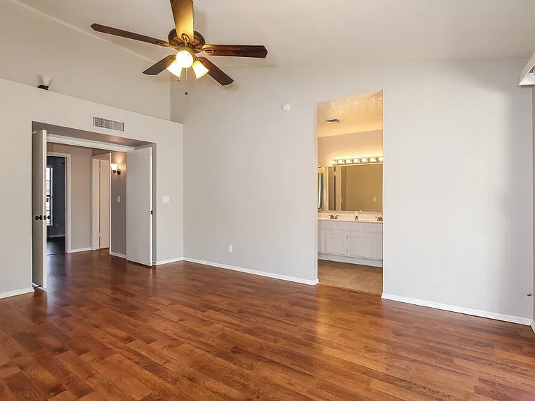 5215 W Diana Ave — Photo 8