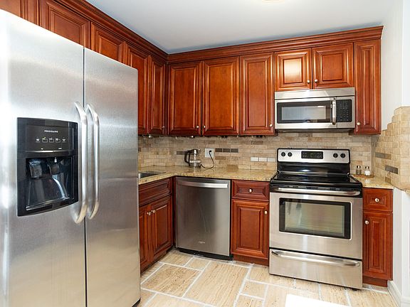 3rd image of 3550 N Lake Shore Dr APT 2106