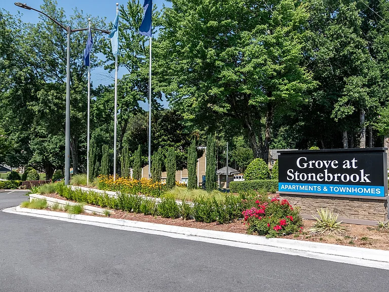Grove at Stonebrook Apartments and Townhomes — Photo 19