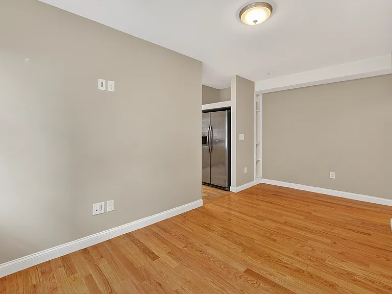 25 Main St — Photo 10