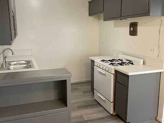 2nd image of 1245 Woodbury Ct #B