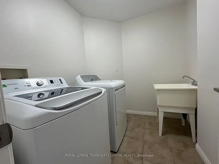 343 Edgehill Dr #UPPER — Photo 12