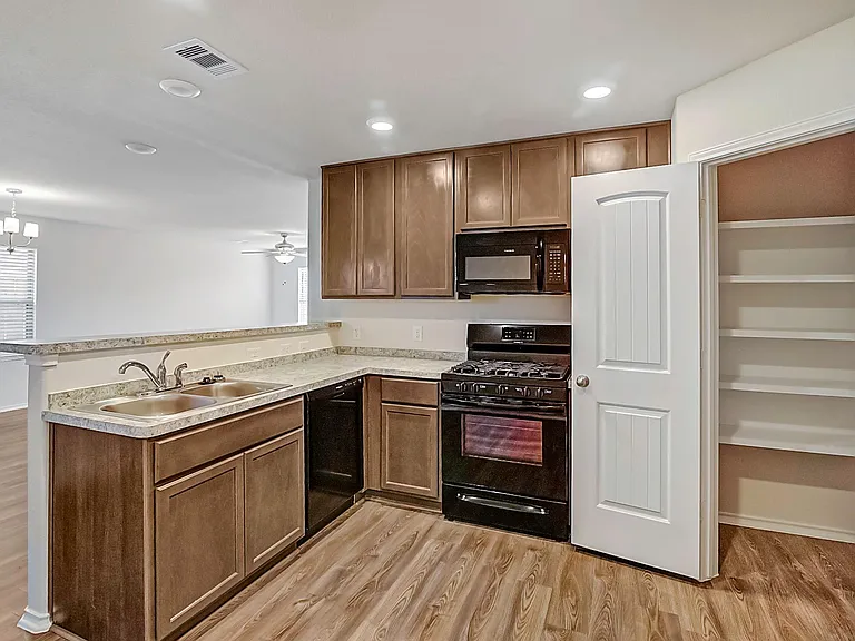 14412 Conifer Dr — Photo 6