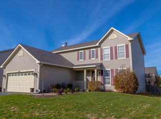 2560 Fallbrook Dr, Hampshire, IL 60140