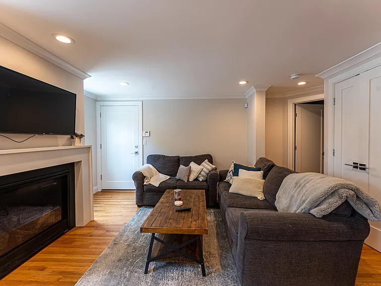 42 Saint Martin St #1 — Photo 2