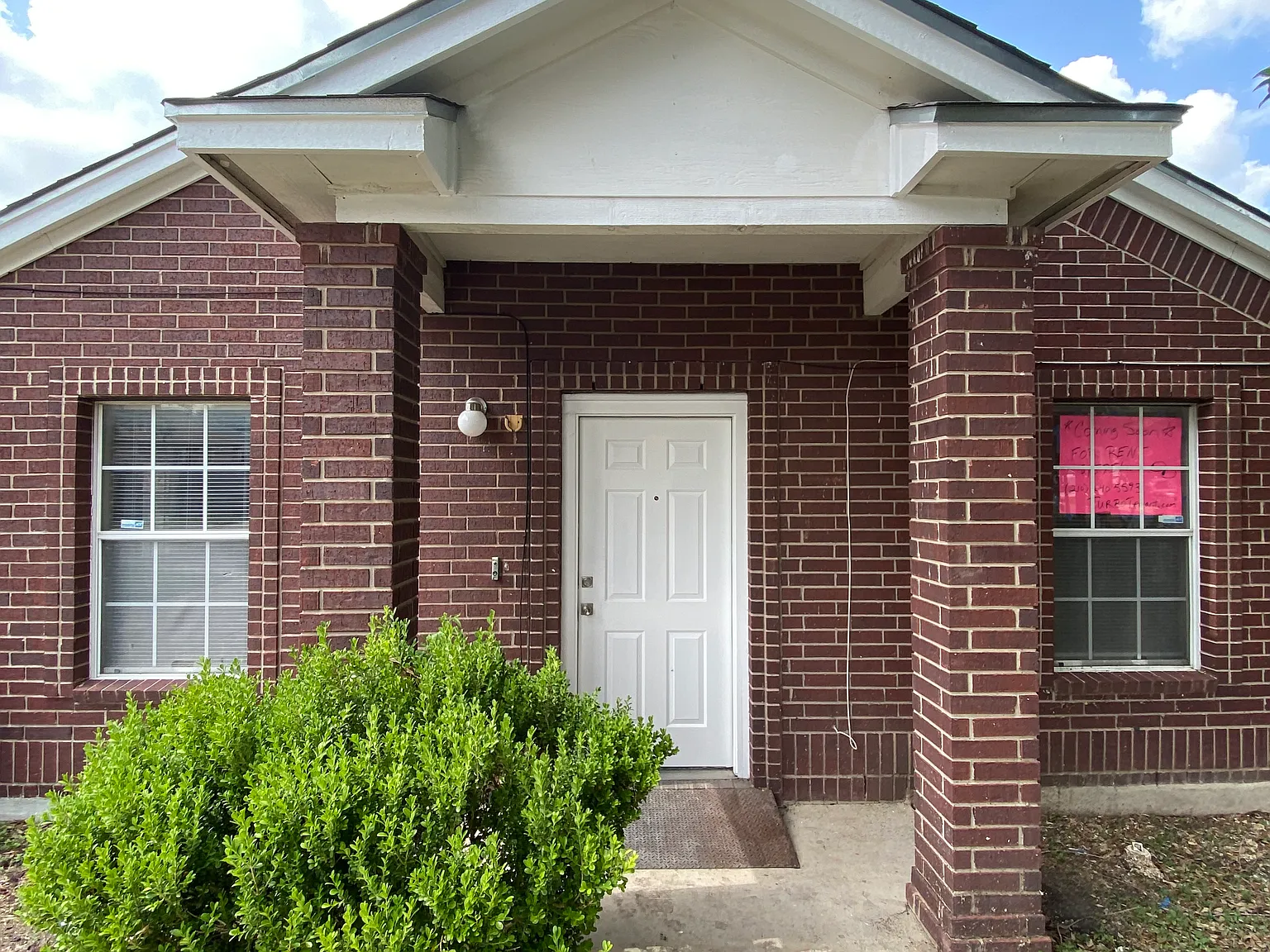 3 bed, 1040 sqft, $1,650 — Photo 2