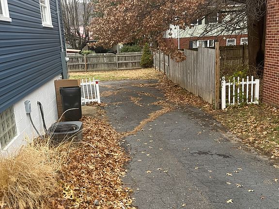 3rd image of 603 CENTER AVENUE