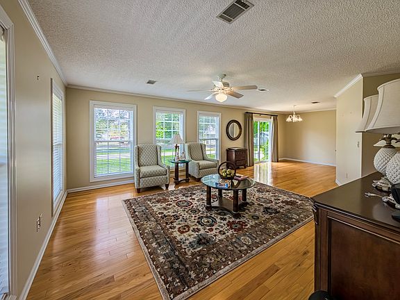 3rd image of 32 Paradise Lake Rd