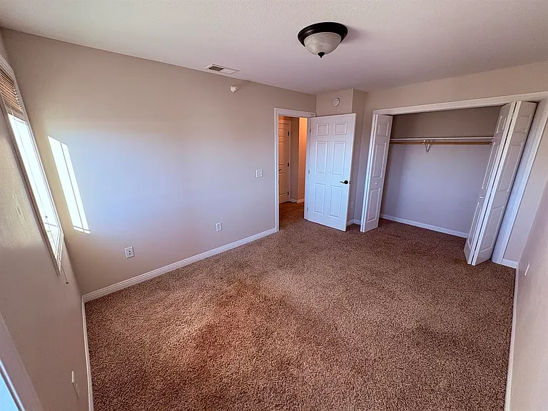 3707 S Broadway St — Photo 30