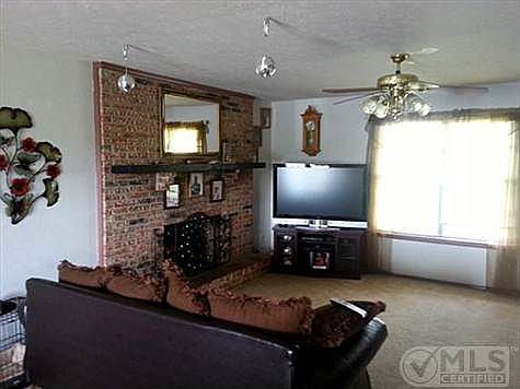 5th image of 1018 Melody Ln