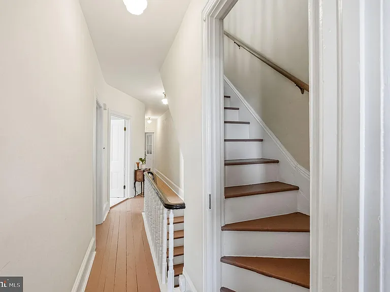 346 E Union St — Photo 32