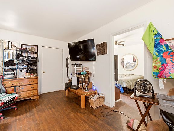 4th image of 2537 S Ellis Ave