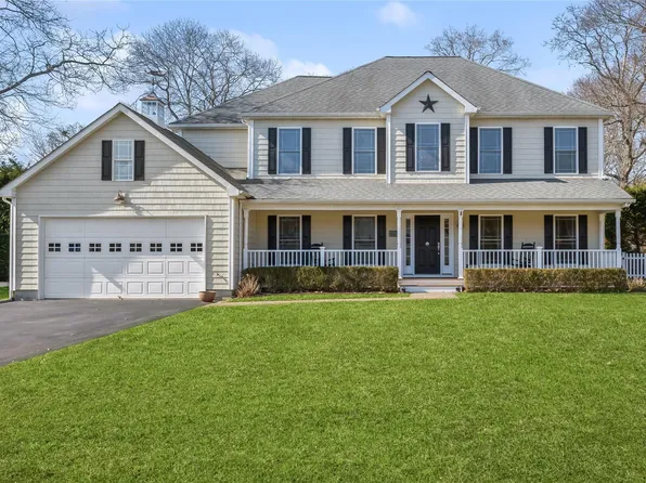 25 Fortune Cookie Lane, Hampton Bays, NY 11946