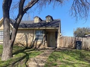 2425 Limestone Dr, Arlington, TX 76014