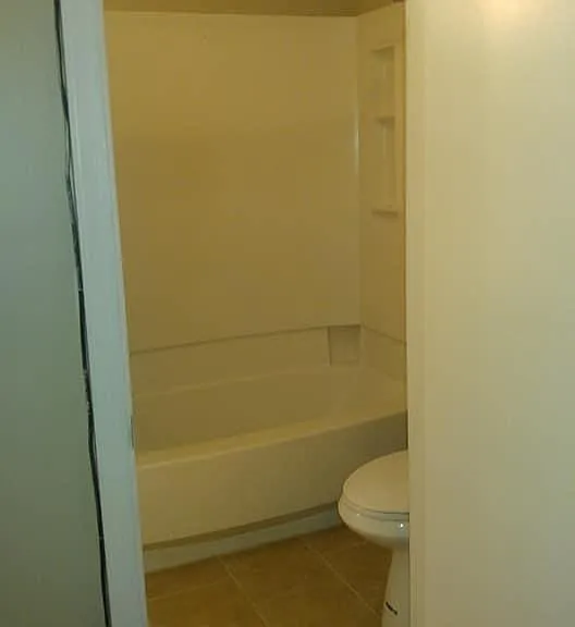 1413 Kemper St — Photo 17