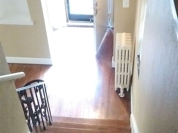 3rd image of 14393 Glastonbury Ave