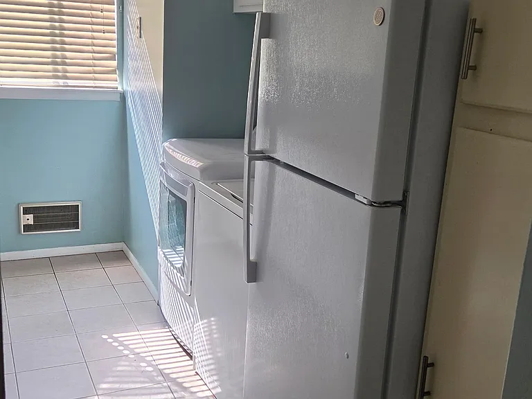 1100 Vista On The Lk — Photo 17