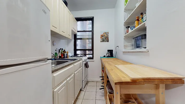 Rented by Bond New York | media 9