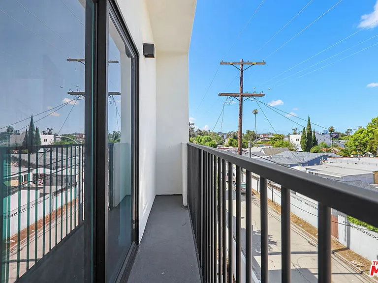 2135 S Longwood Ave #1/2 — Photo 47