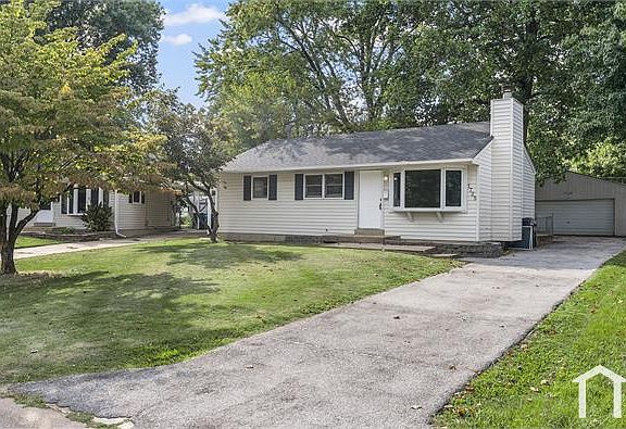 2nd image of 1725 Florissant Park Dr