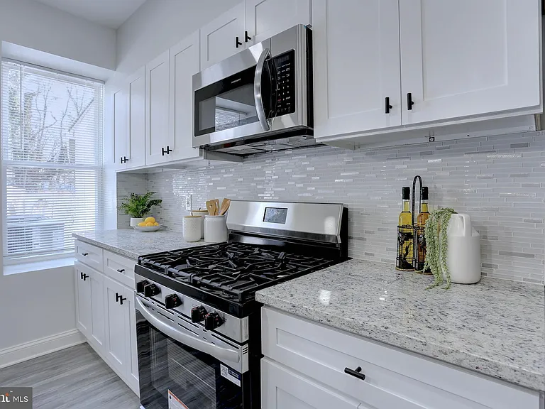 1729 Braddish Ave — Photo 12