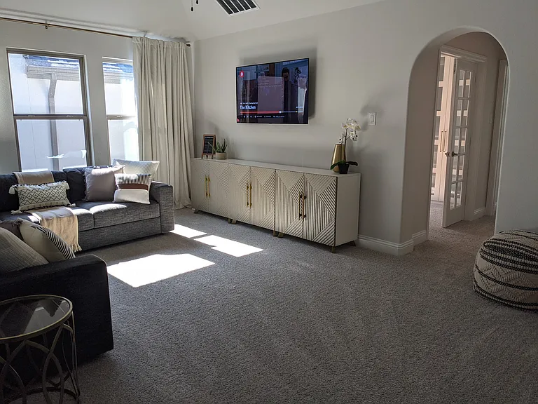 6869 Colonnade Dr — Photo 8