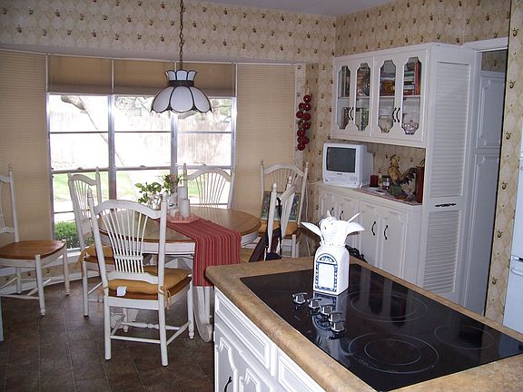 Kitchen/Breakfast Nook