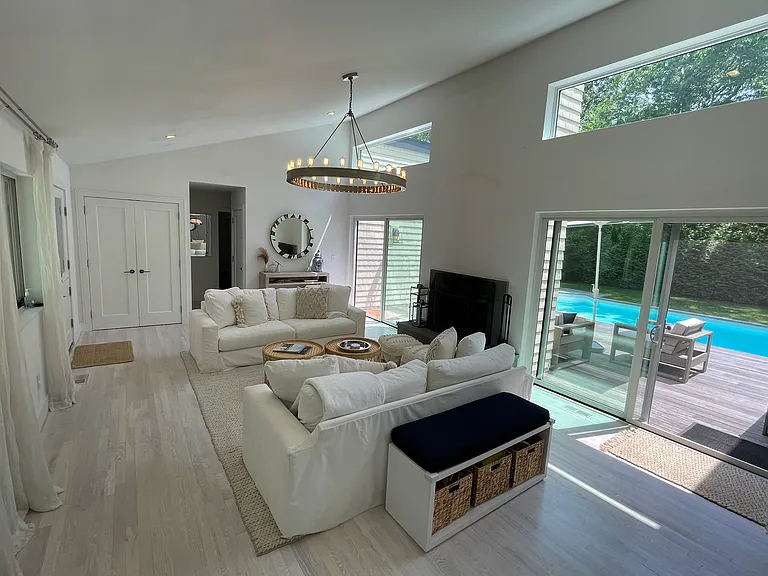 60 Gardiners Ln — Photo 17