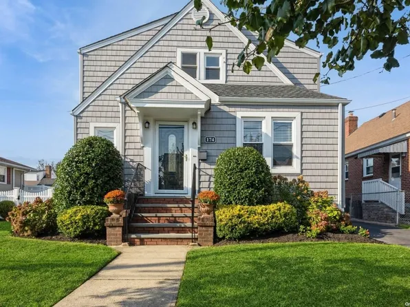 174 Fairfield Avenue, Mineola, NY 11501
