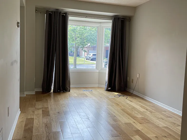 923 Attersley Dr — Photo 33