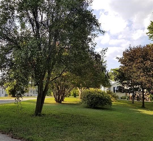 2nd image of 19 Sunnyside Dr