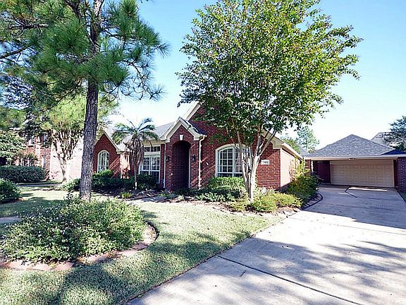 2nd image of 2411 Lansing Cir