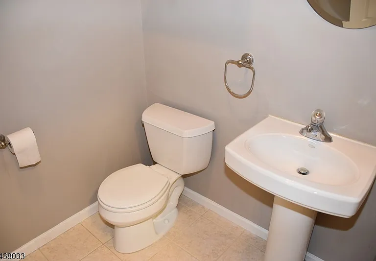 125 Springhill Dr — Photo 13