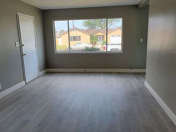 5th image of 873 Governor St