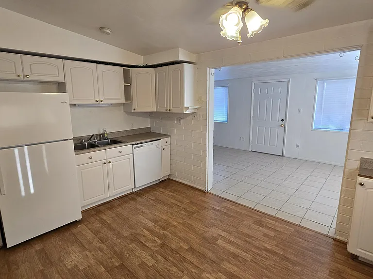 11375 N 112th Dr — Photo 2