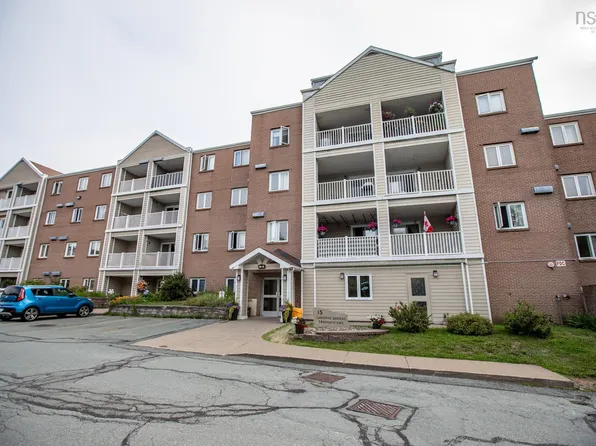 15 Langbrae Dr Unit 303, Halifax, NS B3M 3W5
