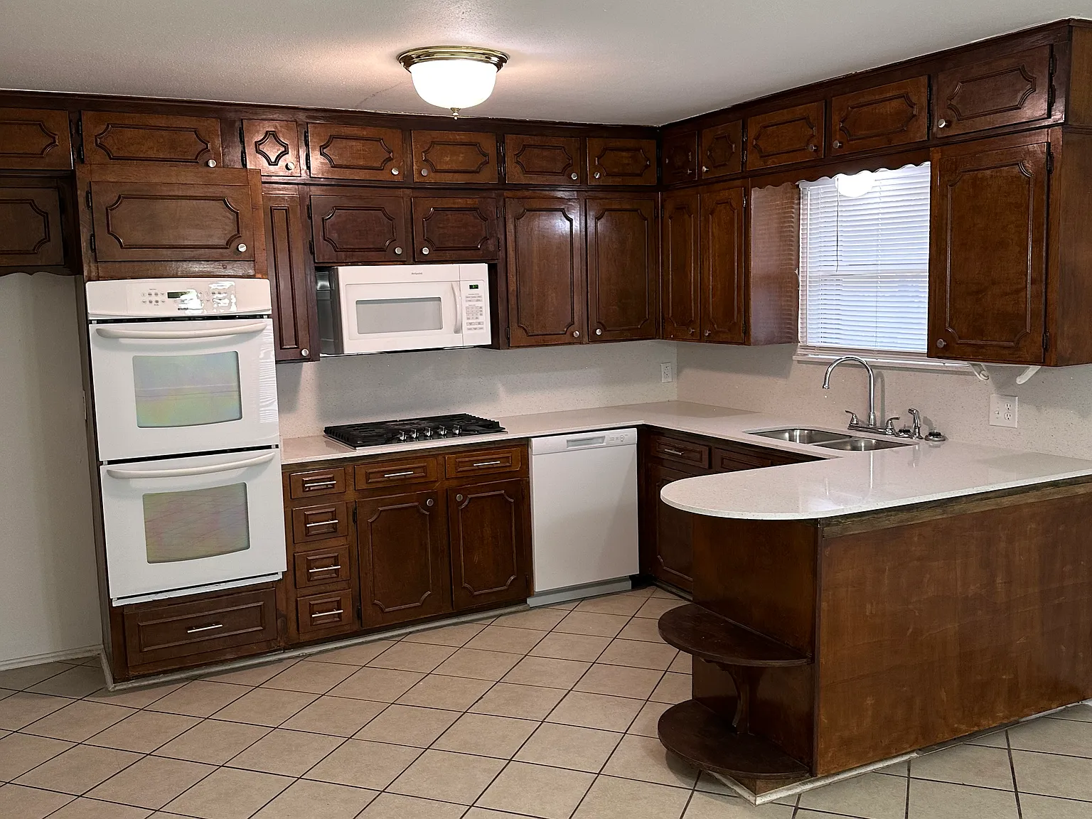 3 bed, 1.5 bath, 1314 sqft, $1,800 — Photo 3