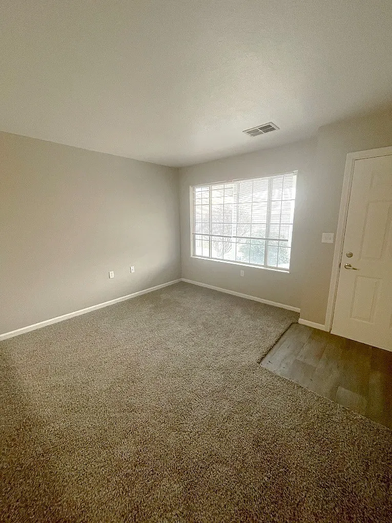 North Ridge Apartments — Photo 2
