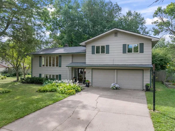 828 Fremont St E, Northfield, MN 55057