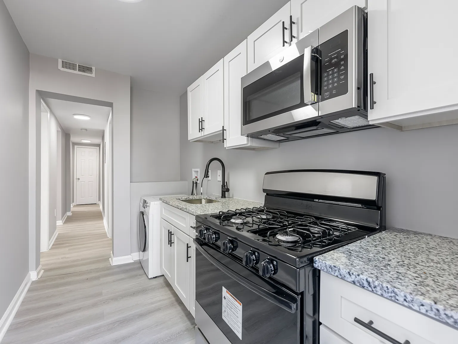 2 bed, 925 sqft, $1,150 — Photo 2