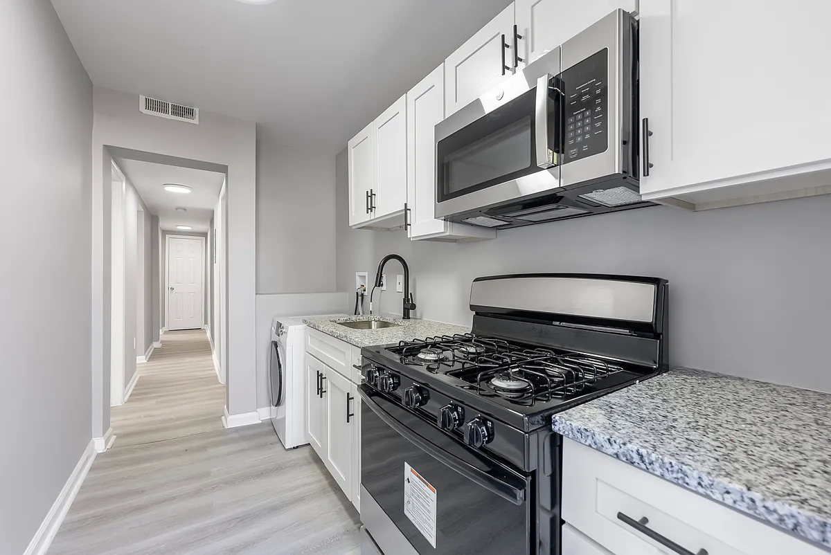 Building Photo - 3514 Clifton Ave #2