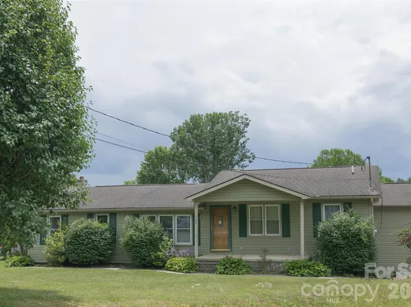 102 Phillips Rd, Spruce Pine, NC 28777